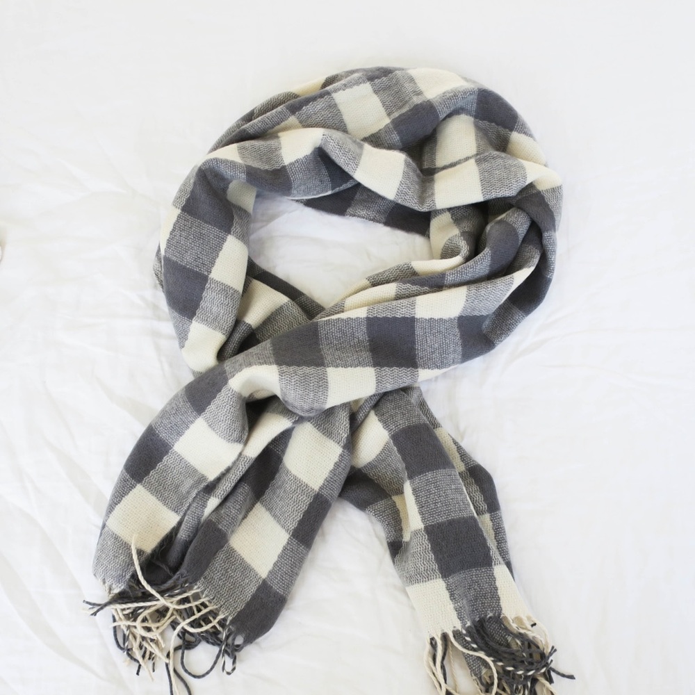 Gray buffalo plaid scarf